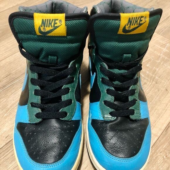 NIKE DUNK HI, Sz 7.5 - Picture 3 of 3